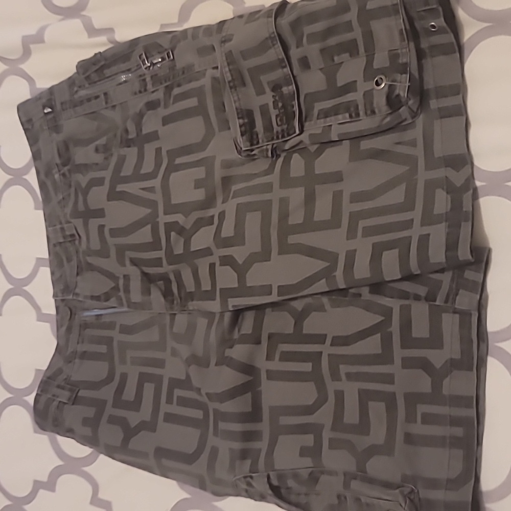 Quicksilver Gray Print Design Cargo Shorts Men's Size 32